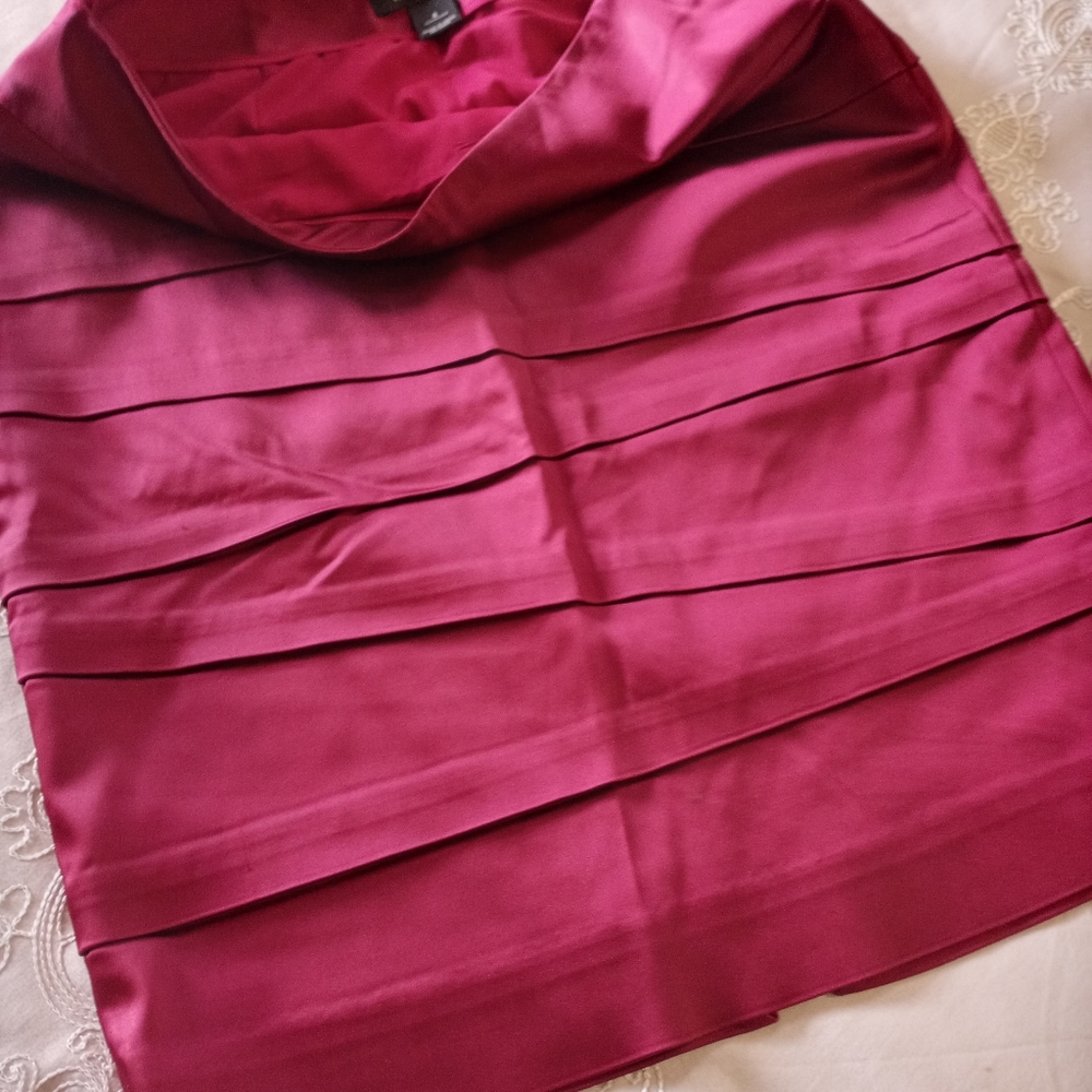 White House Black Market lined satin skirt!